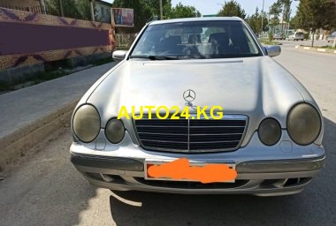 Mercedes-Benz E 240